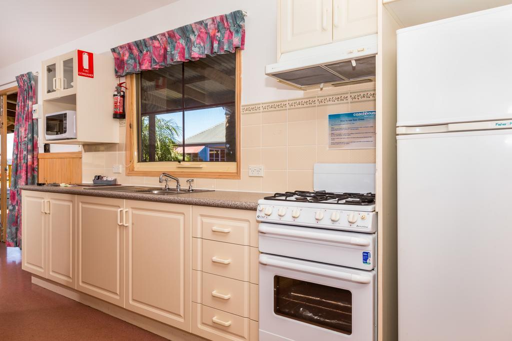 Batemans Bay Marina Resort Extérieur photo